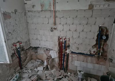 Fal és csempebontás a 12.kerületben.